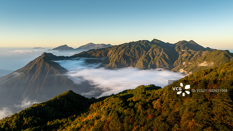 明月山日出云海图片素材