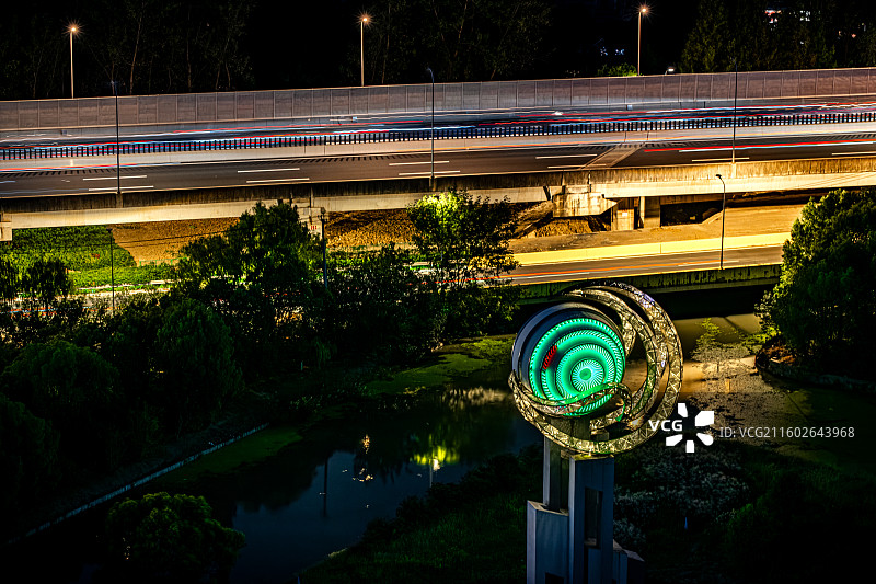 光耀G60雕塑 沪昆高速公路上海松江段夜景 长三角G60科创走廊 九城市协同发展地标建筑图片素材