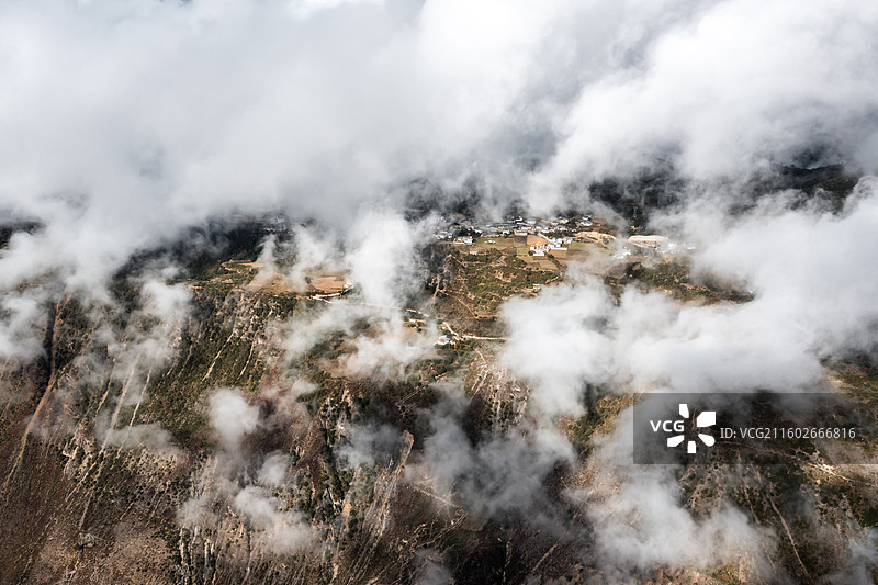 云雾山峦图片素材