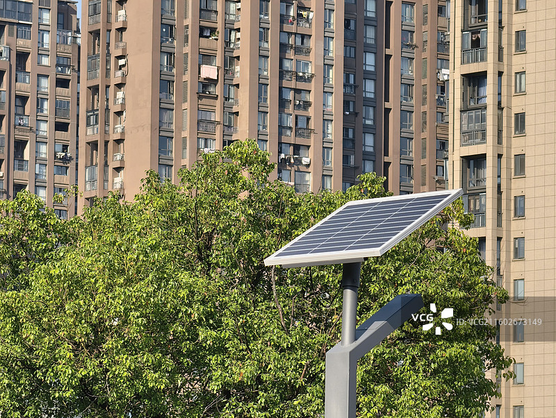 户外太阳能面板路灯图片素材