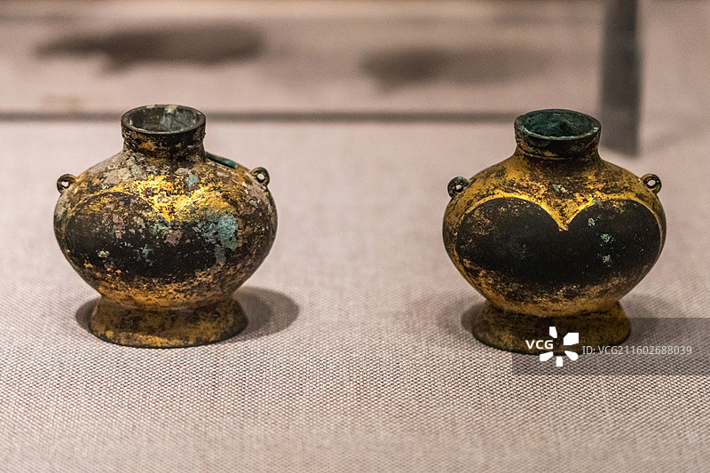 鎏金双系铜壶（东汉）河南博物院藏 1974年偃师县寇店镇窖藏出土图片素材