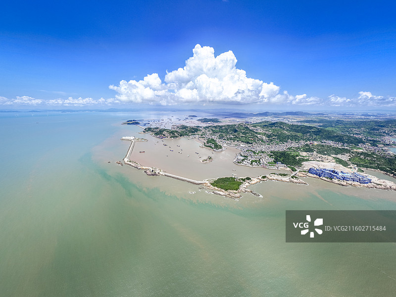台州温岭石塘东方好望角，海滨城镇与海岛全景，自然风光壮丽，旅游胜地。图片素材