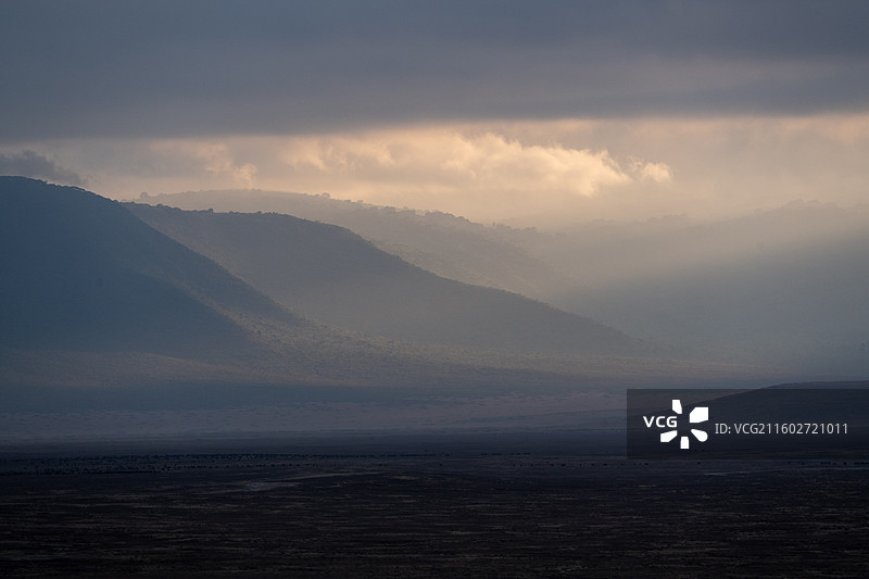 坦桑尼亚恩戈罗恩戈罗火山口的清晨图片素材