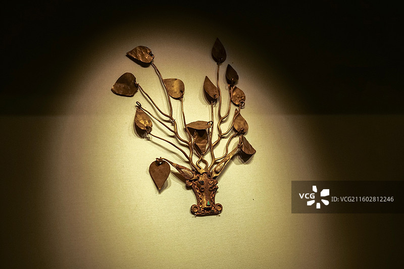 牛头鹿角形金步摇 北朝 1981年内蒙古达尔罕毛敏感联合旗出土 中国国家博物馆“古代中国基本陈列”图片素材