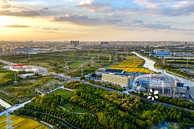 莘砖公路长施公路 悦车荟汽车服务集聚区 合寓社区 航拍上海松江新桥镇九亭镇城市经济发展纪实图片素材