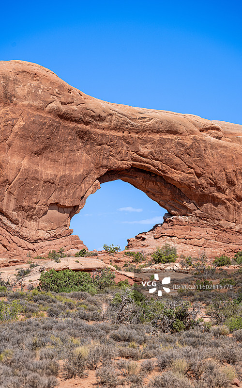 拱门公园地标：荒漠红岩拱门的视觉符号级景观图片素材