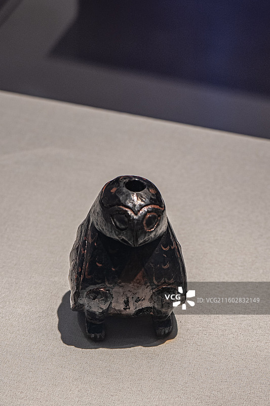 秦 彩绘漆猫头鹰 睡虎地墓地114号墓出土 云梦县博物馆图片素材