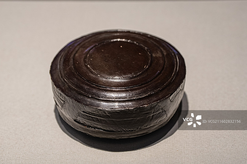 秦 彩绘漆圆奁 睡虎地墓地117号墓出土 云梦县博物馆图片素材