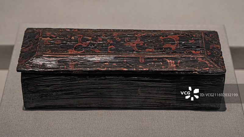 秦 彩绘漆方盒 睡虎地墓地105号墓出土 云梦县博物馆图片素材