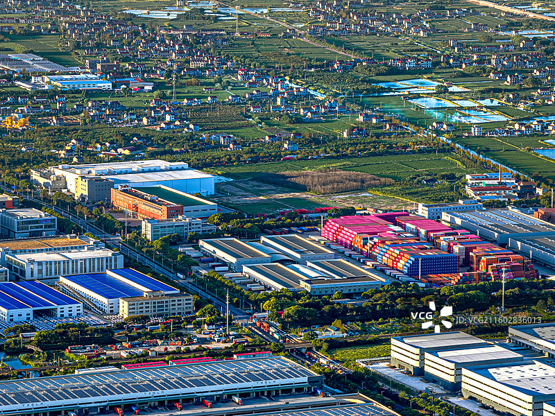 中外运海港国际物流公司仓库 航拍上海临港产业区 奉贤生命蓝湾 临港自贸区集聚先进制造业图片素材