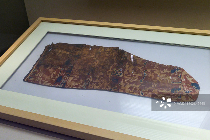 “延年益寿大宜子孙”锦袜 东汉 1959年新疆民丰雅出土 中国国家博物馆“古代中国基本陈列”图片素材