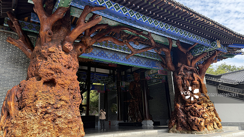 衢州开化根宫佛国根雕艺术仿古建筑图片素材