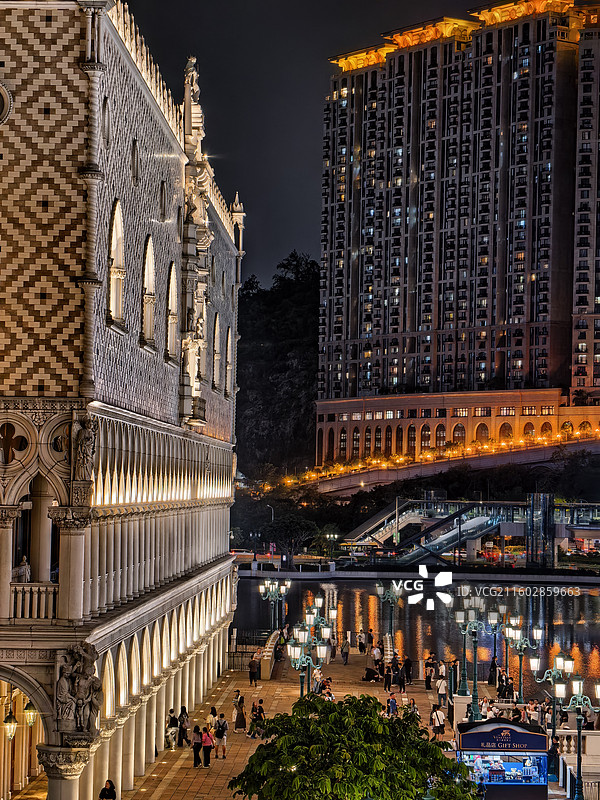 澳门建筑物夜景风光 巴黎铁塔夜景图片素材