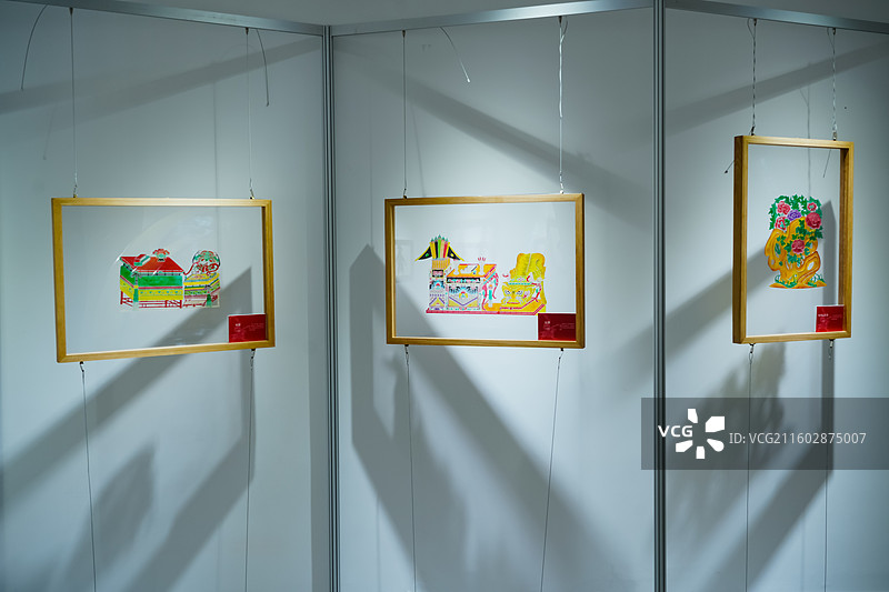 满族博物馆陈列的皮影  中华民族园（北京中华民族博物院）图片素材