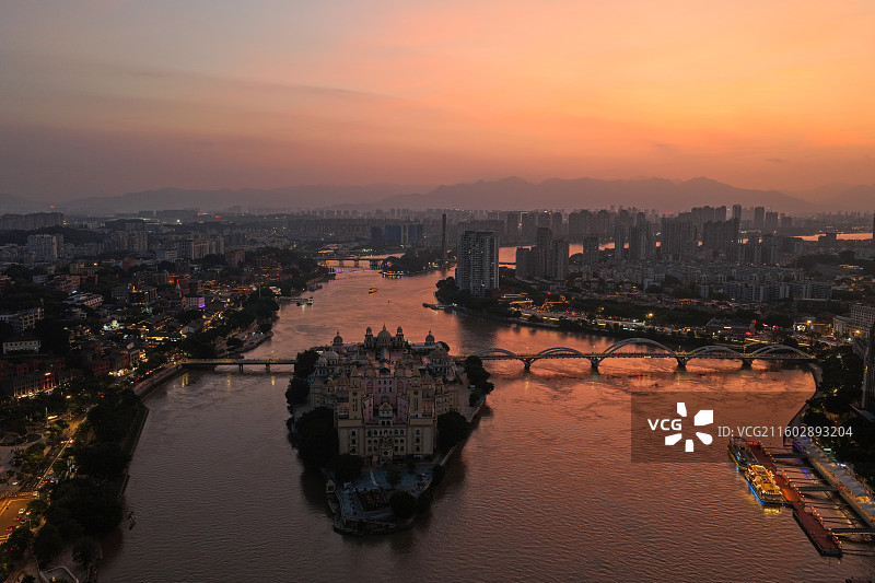 闽江之心中洲岛爱情岛烟台山解放大桥黄昏日落江景航拍图片素材