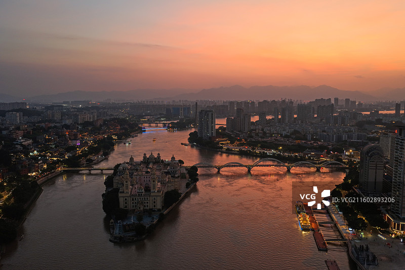 闽江之心中洲岛爱情岛烟台山解放大桥黄昏日落江景航拍图片素材