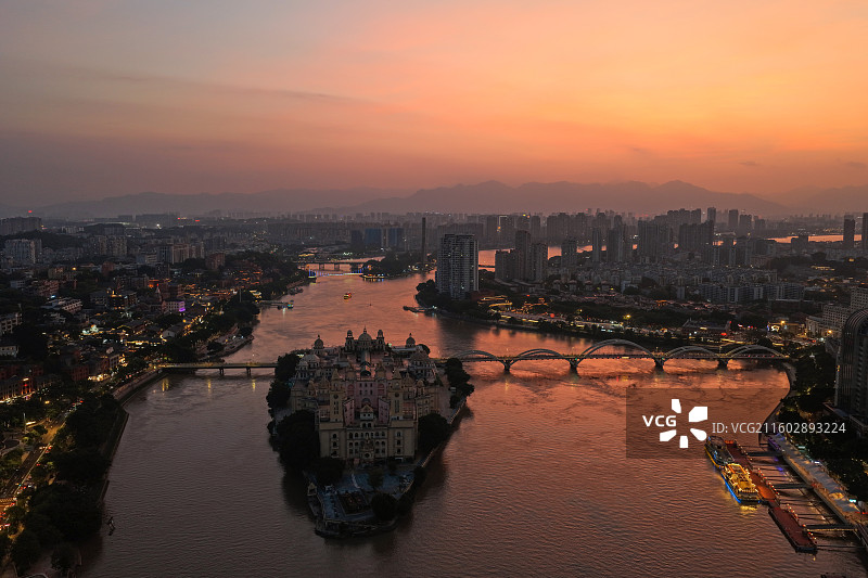 闽江之心中洲岛爱情岛烟台山解放大桥黄昏日落江景航拍图片素材