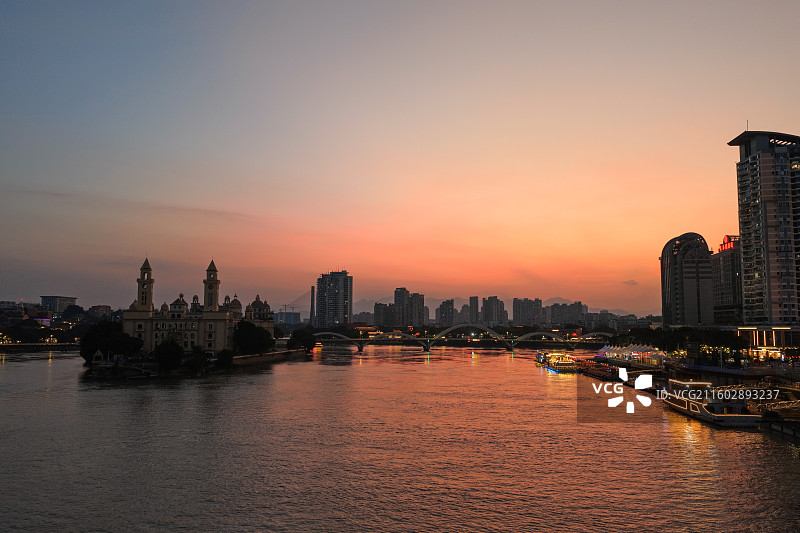 闽江之心中洲岛爱情岛烟台山解放大桥黄昏日落江景航拍图片素材