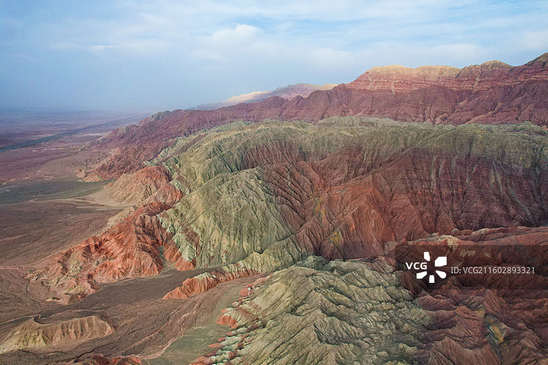 新疆西克尔七彩丹霞图片素材