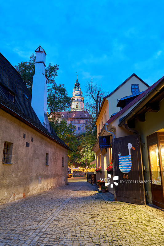 黄昏时分的欧洲小镇街景图片素材