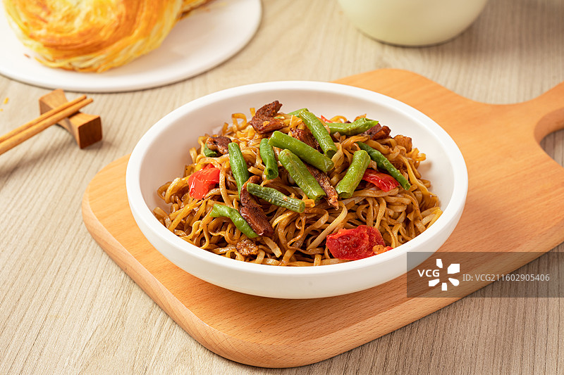 豆角猪肉焖面图片素材