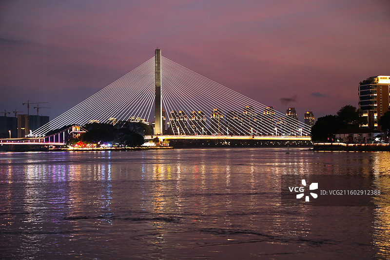 闽江之心爱情岛三县洲大桥黄昏夜景斜拉桥图片素材