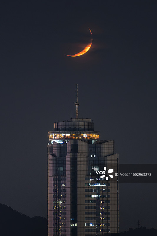 惠州世贸中心 新月夜景图片素材