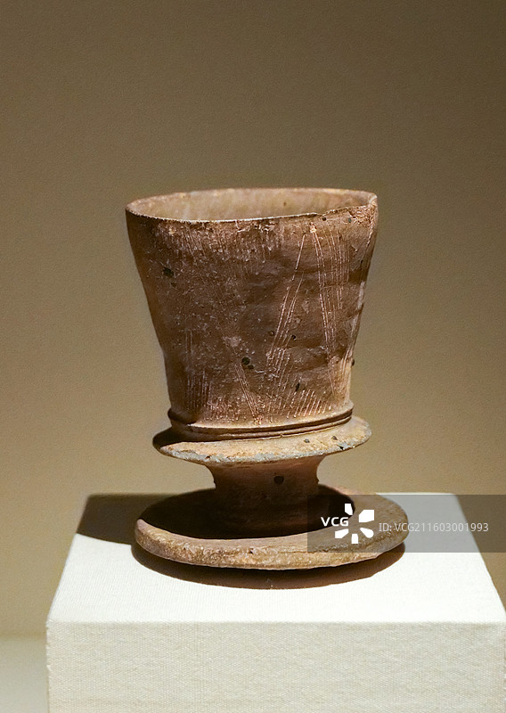 印纹硬陶杯 商后期 1975年福建闽侯出土 中国国家博物馆“古代中国基本陈列”图片素材