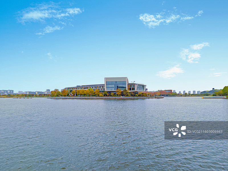 上海奉贤区上海之鱼公园金海湖湖畔的上海东方美谷JW万豪酒店（JW Marriott）图片素材