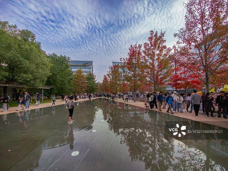 人在画中游图片素材