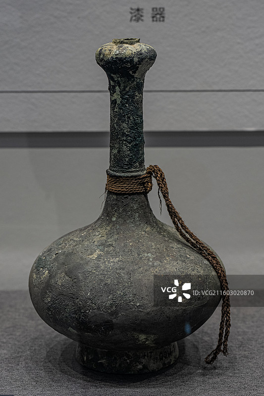 西汉 铜蒜头壶 大坟头墓地5号墓出土 云梦县博物馆图片素材