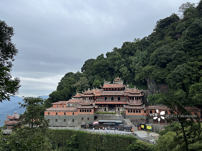 福建泉州清水岩寺，深山中的天宫楼阁。图片素材