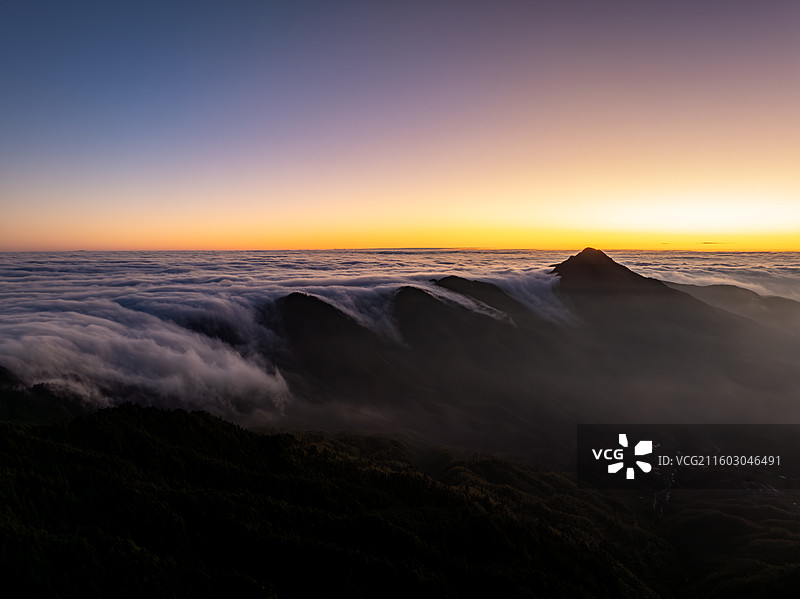 明月山日出云海图片素材