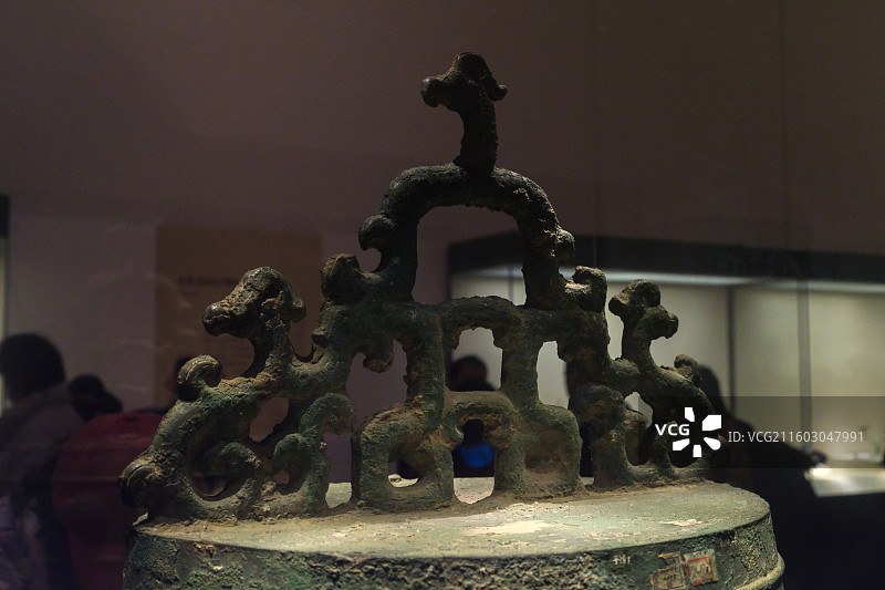 兽钮青铜镈 春秋·郑 传1923年河南新郑李家楼出土 中国国家博物馆“古代中国基本陈列”图片素材