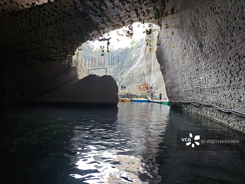 长屿硐天岩洞音乐厅悬空井地理奇观图片素材