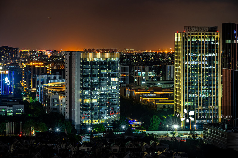 上海松江科技城 产业园区夜晚亮灯 漕河泾开发区松江高科技园 新桥镇九亭镇农村集体资产乡村振兴园区开发图片素材