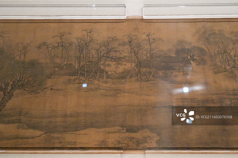 北京故宫博物院“百年守护-从紫禁城到故宫博物院”展览现场实拍北宋张择端《清明上河图》真迹图片素材