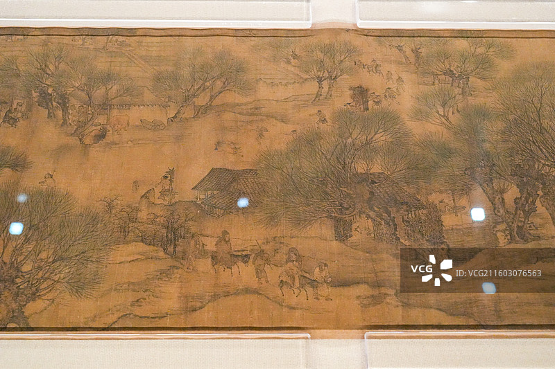 北京故宫博物院“百年守护-从紫禁城到故宫博物院”展览现场实拍北宋张择端《清明上河图》真迹图片素材