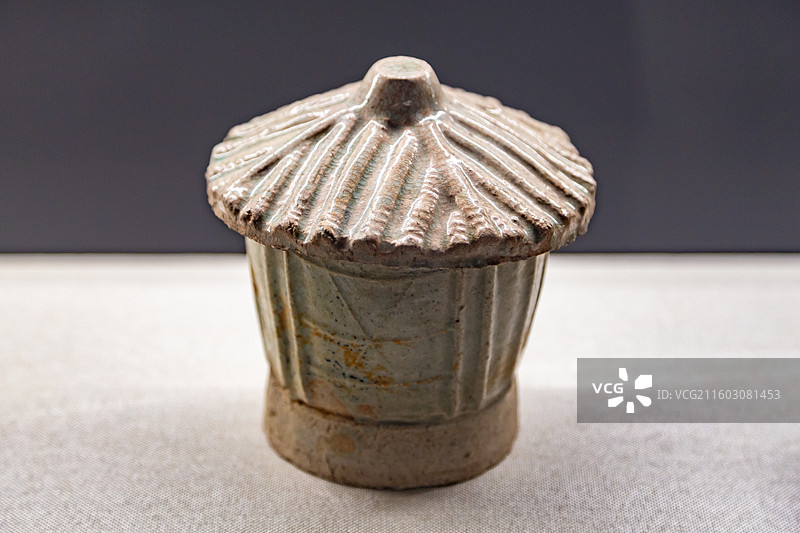 宋代-青白釉带盖圆仓 南昌县博物馆图片素材