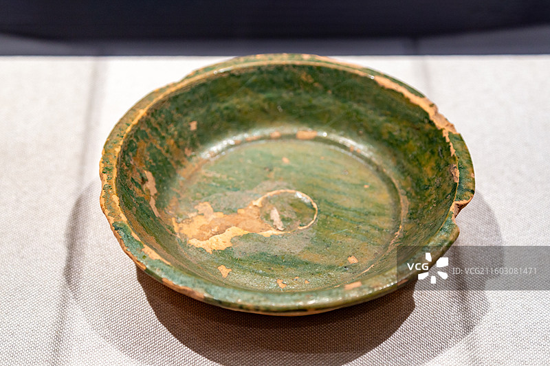 汉代-绿釉陶盘 南昌县博物馆图片素材