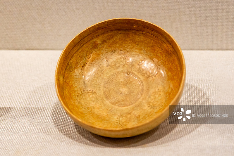 隋代-印花圜底缽 南昌县博物馆图片素材