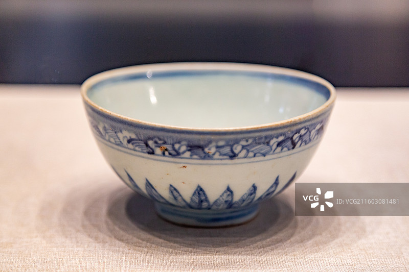 明代-青花蕉叶莲纹碗 南昌县博物馆图片素材