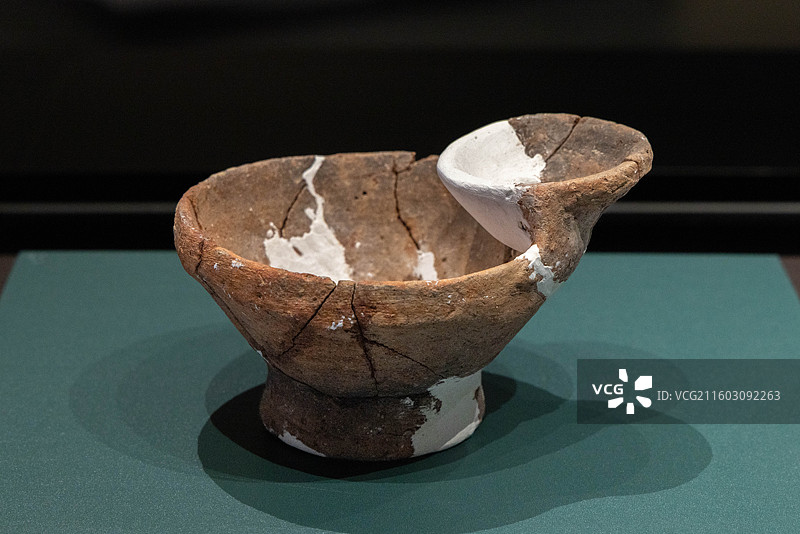 浙江杭州临平玉架山考古博物馆从江南到岭南良渚文化与石峡文化联展陶罐 良渚文化 1986年余杭南湖采集图片素材