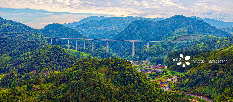 航拍福建漳州南靖河坑土楼群图片素材