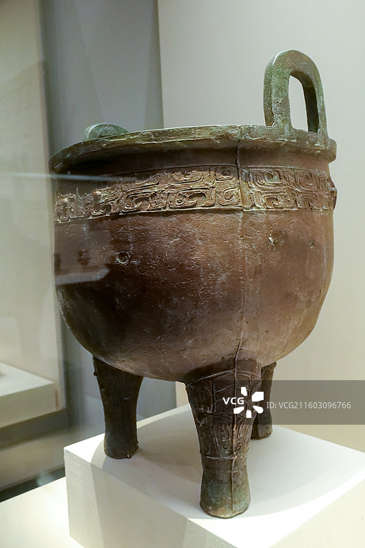 青铜鼎 夏家店下层文化 内蒙古赤峰翁牛特旗头牌子出土 中国国家博物馆“古代中国基本陈列”图片素材
