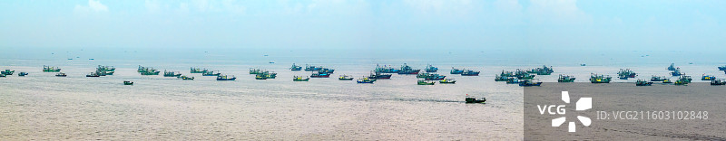 《海上渔船》图片素材