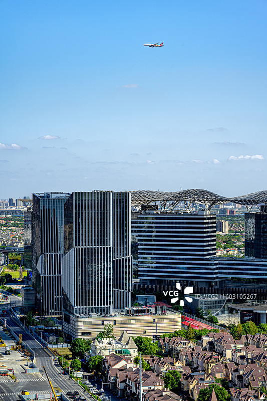 飞机飞过长三角国际协同创新中心 临云协创中心 上海松江科技城 长三角G60科创走廊图片素材