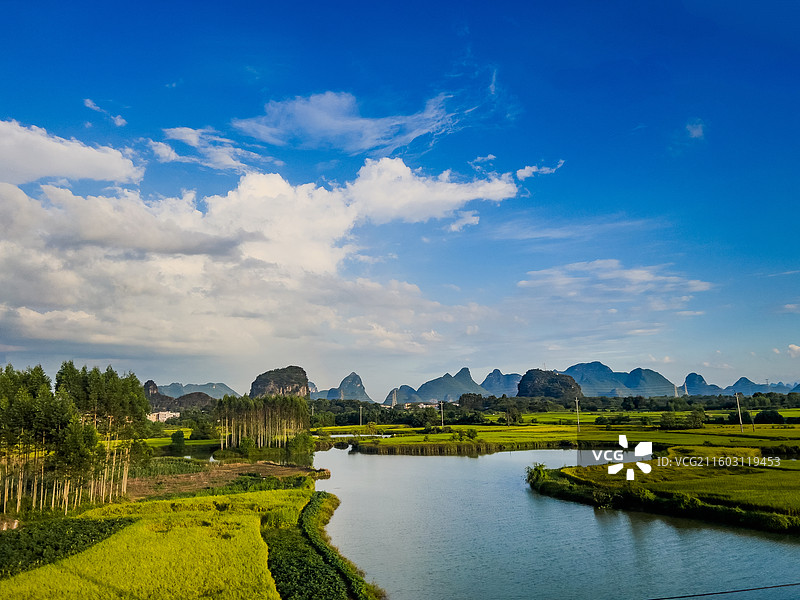 绿色田原图片素材