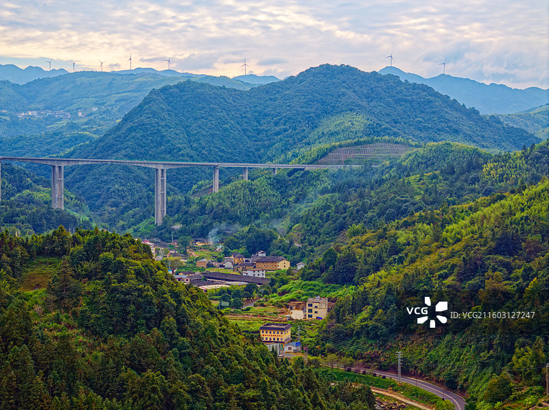 航拍福建漳州南靖河坑土楼群图片素材