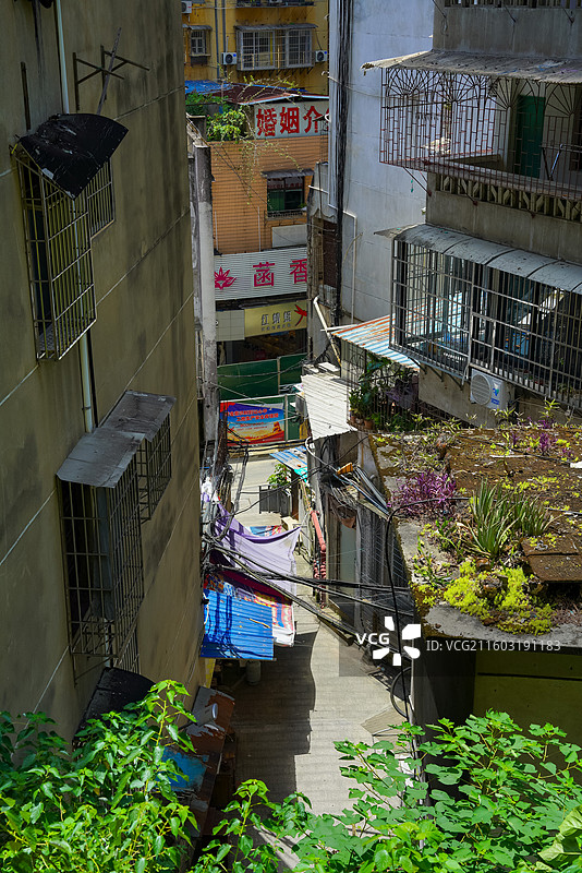 福建省南平市延平区，胜利街，前进巷，城市街道，山城风光！图片素材